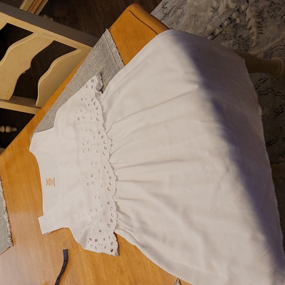 New white dress - Picture 4 of 6